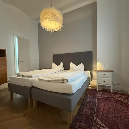 M M 70's Style Appartement