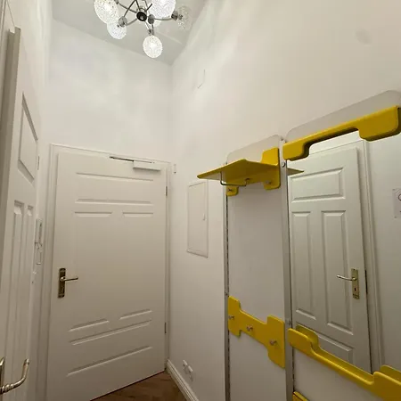 M M 70's Style برلين