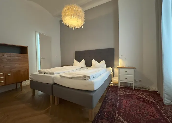 M M 70's Style Apartman